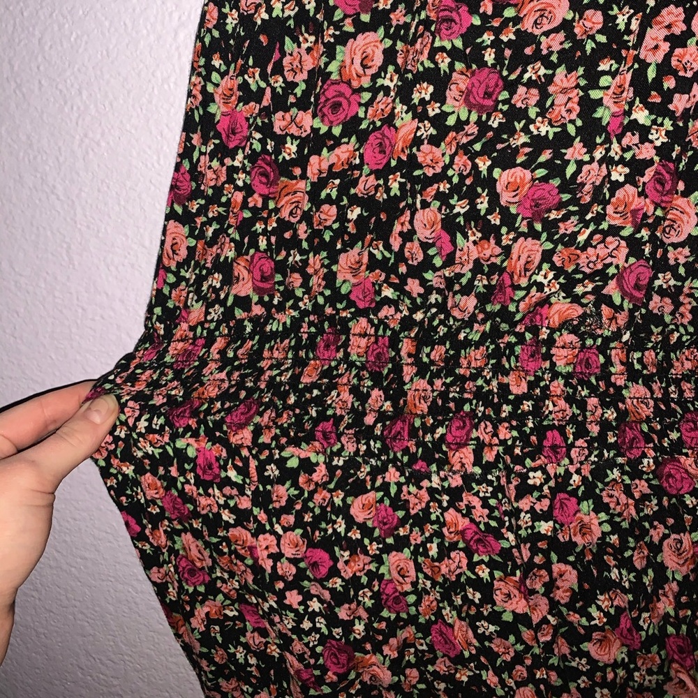 FLORAL STRAPLESS ROMPER - Picture 3 of 3